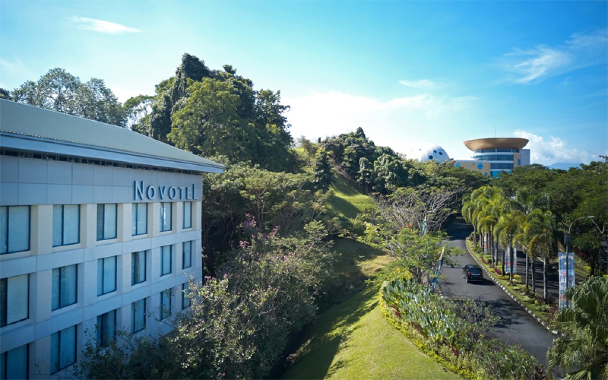 Novotel Manado Golf Resort and Convention Center